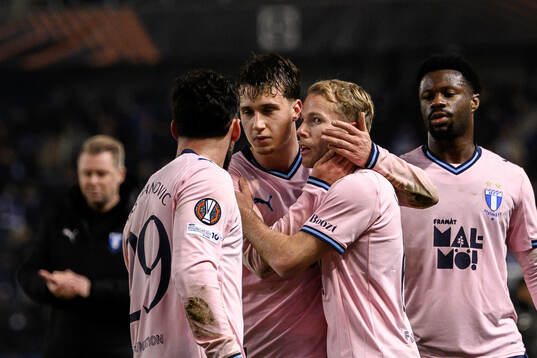 Kenan Busuladzic and Oscar Lewicki of Malmö FF