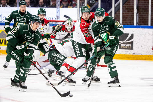 Färjestads Christoffer Jansson och Frölundas Gian Meier