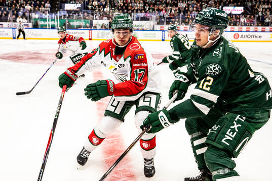 Frölundas Isac Born och Färjestads Christoffer Jansson