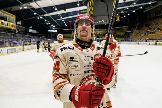 Kalmars Albin Storm jublar