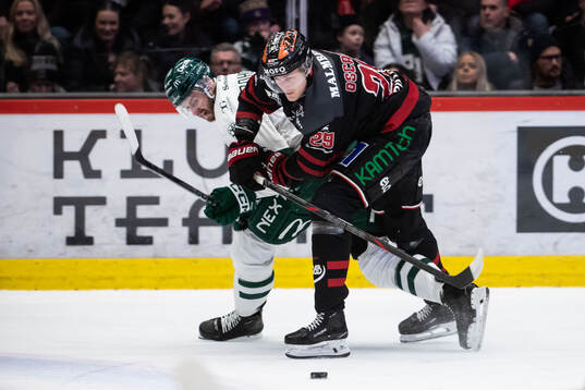 Färjestads Radim Zohorna och Örebros Milton Oscarson