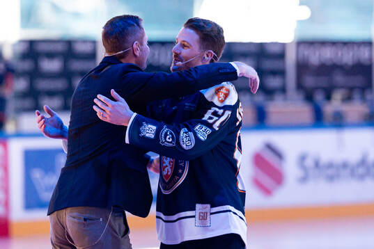 Växjös sportchef Henrik Evertsson och förra spelare Erik