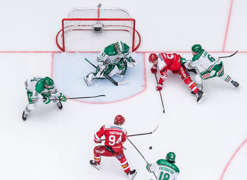 Rögles Calle Själin och målvakt Christoffer Rifalk och