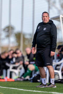 Coach Magnus Powell of Klaksvik