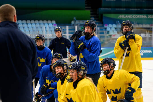 Sara Hjalmarsson of Sweden at a ice hockey practice session