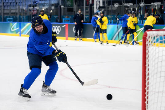 Linnea Andersson of Sweden at a ice hockey practice session