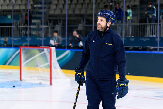 Head coach Ulf Lundberg of Sweden at a ice hockey practice