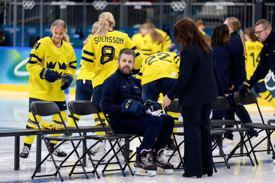 hHead coach Ulf Lundberg of Sweden at a ice hockey practice