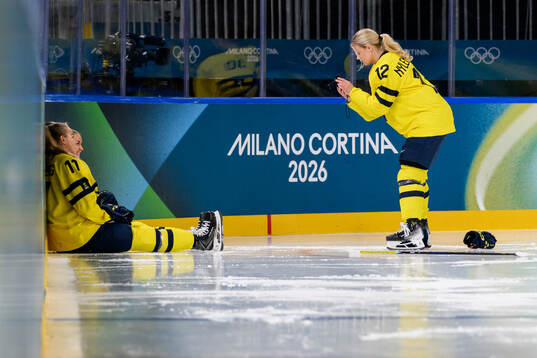 Josefin Bouveng and Maja Nylén Persson of Sweden take