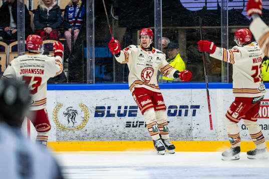 Kalmars Albin Storm jublar