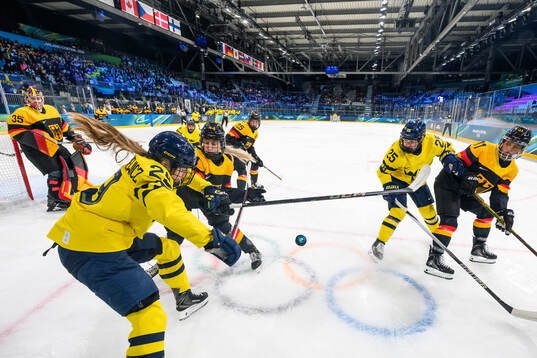 Felizia Wikner Zienkiewicz and Lina Ljungblom of Sweden