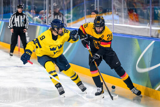 Jessica Adolfsson of Sweden and Laura Kluge of Germany in