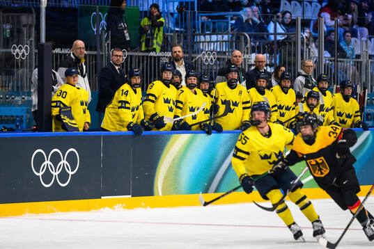 Head coach Ulf Lundberg of Sweden in the women's ice hockey