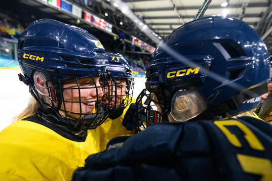 Thea Johansson of Sweden celebrates the 4-1 goal in the