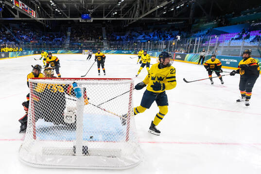 Thea Johansson of Sweden celebrates the 4-1 goal in the