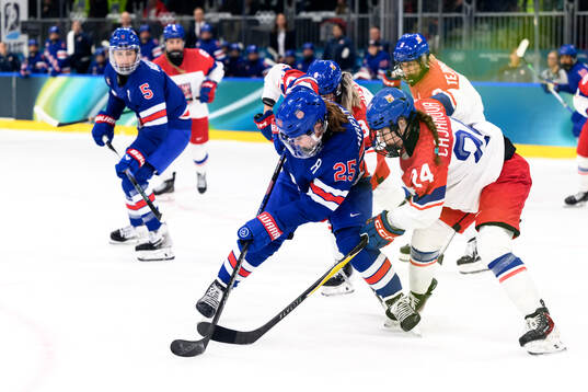 Alex Carpenter of USA and Sara Cajanova Czech Republic in