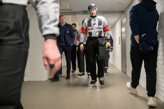 HV71s  tränare Anton Blomqvist och Domare Kristoffer