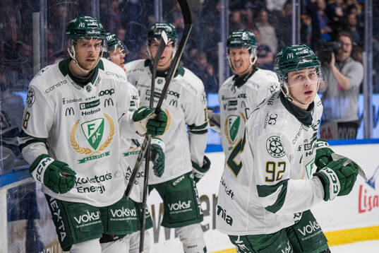 Färjestads Lucas Forsell jublar