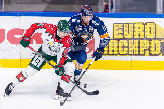 Frölundas Isac Born och Växjös Brogan Rafferty