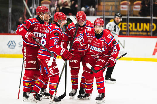 Timrås Marcus Westfält jublar