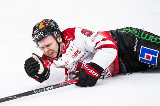 Örebros David Quenneville har ont