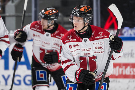 Örebros Patrik Puistola jublar