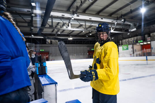 Sara Hjalmarsson of Sweden at a ice hockey practice session
