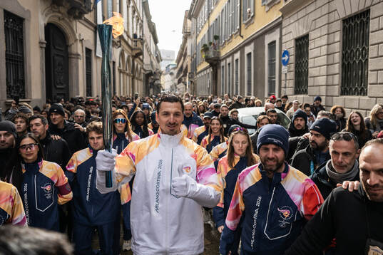 Bla gjennom flere bilder av 2026 Winter Olympics, Day 0, Olympic Torch Relay