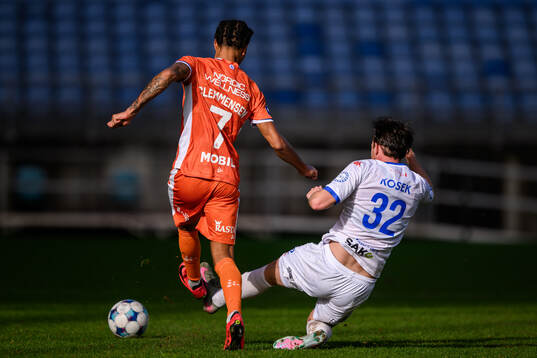 Sebastian Clemmensen of IFK Göteborg and Daniel Kosek of