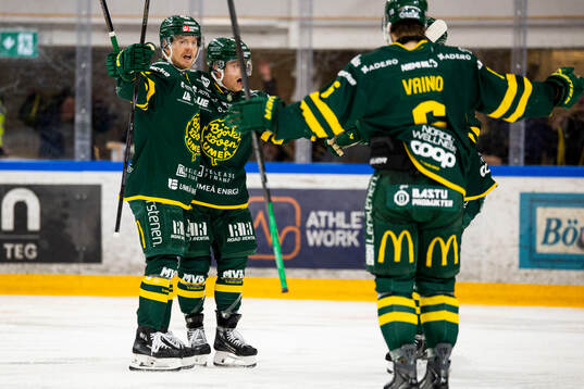 Björklövens Axel Ottosson jublar