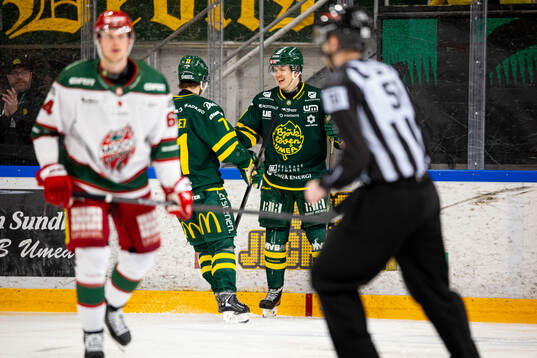 Björklövens Liam Dower Nilsson jublar