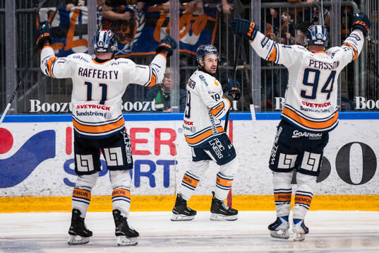 Växjös Reid Gardiner jublar