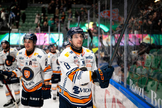 Växjös Zachary Giuttari jublar