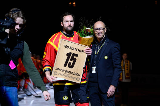 Brynäs Simon Bertilsson uppmärksammas för 700 matcher av