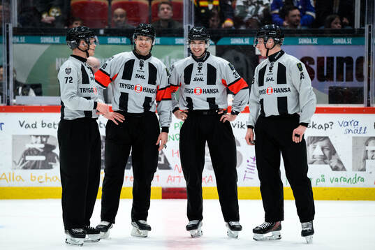 Linjedomare William Henriksson, Domare Carl Von Sivers,