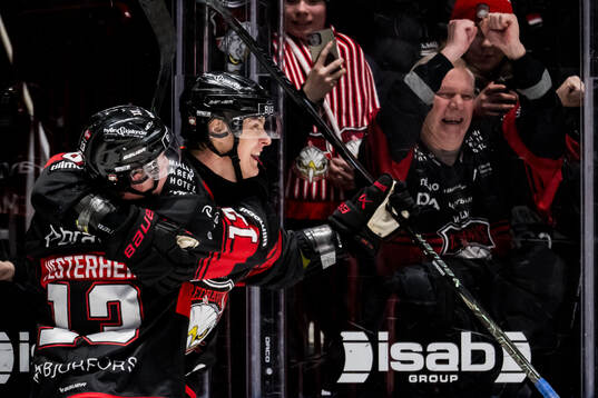 Malmö Redhawks Fredrik Händemark jublar
