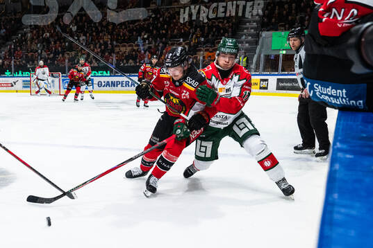 Luleås Oskari Laaksonen och Frölundas Isac Born