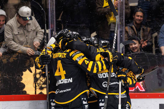 Skellefteås Zeb Forsfjäll jublar