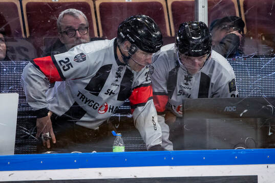 Domare Tobias Björk och Domare Linus Öhlund