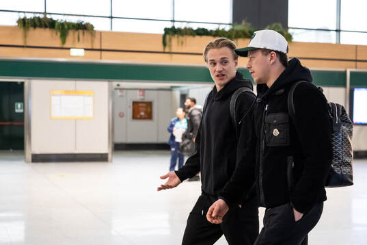 Pontus Holmberg and Lucas Raymond of Sweden arrive