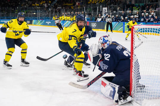 Lina Ljungblom and Mira Jungåker of Sweden against