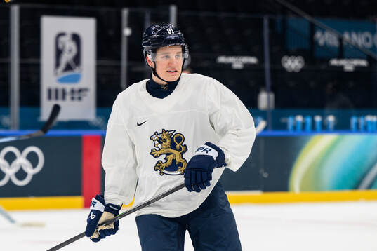 Oliver Kapanen of Finland at an ice hockey practice session