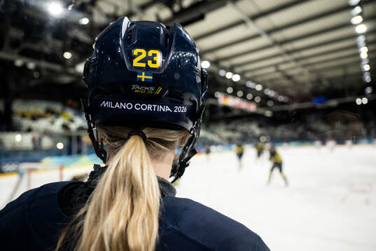 The helmet of Thea Johansson of Sweden