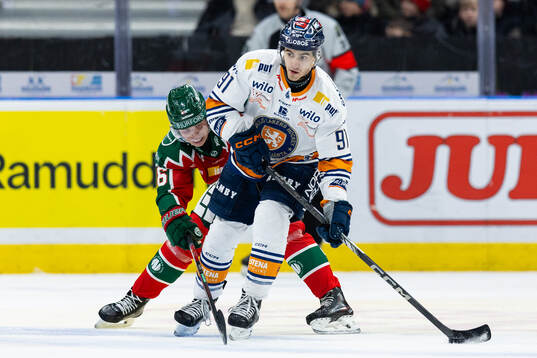 Frölundas Isac Heens och Växjös Felix Robert