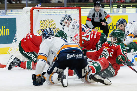 Växjös Brogan Rafferty gör 0-2