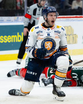 Växjös Brogan Rafferty jublar