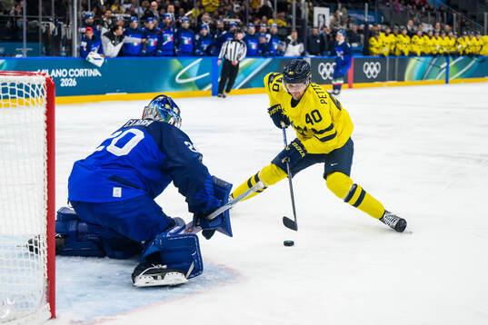 Damian Clara of Italy and Elias Pettersson of Sweden in the