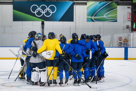 Bla gjennom flere bilder av 2026 Winter Olympics, Day 6, Women's Ice Hockey, Sweden, Practice