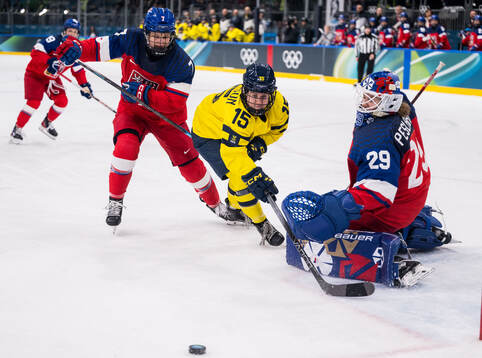 Lisa Johansson of Sweden against Klara Seroiszkova and
