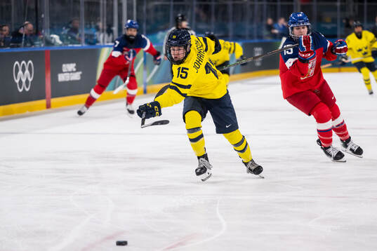 Lisa Johansson of Sweden and Andrea Trnkova of Czech